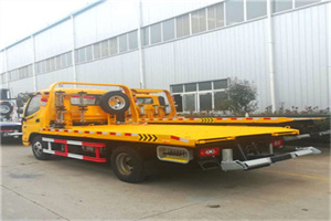 金沙附近拖车救援搭电